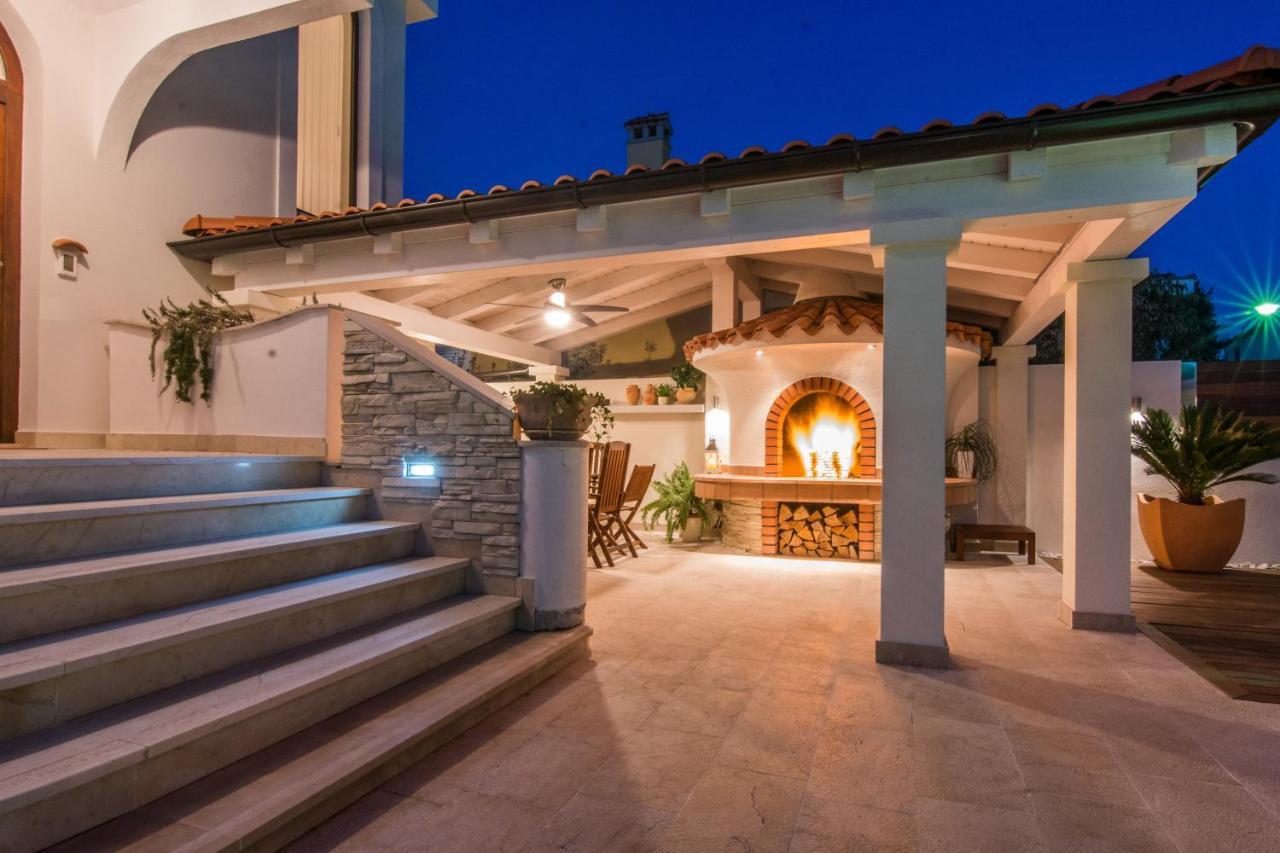Apartments "Villa Antisin" With Heated Pool Ζαντάρ Εξωτερικό φωτογραφία