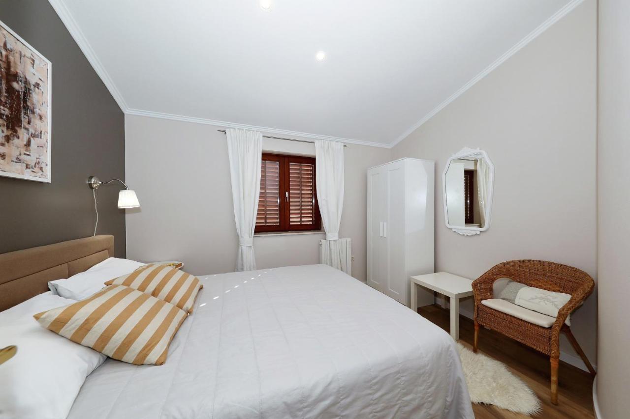 Apartments "Villa Antisin" With Heated Pool Ζαντάρ Εξωτερικό φωτογραφία
