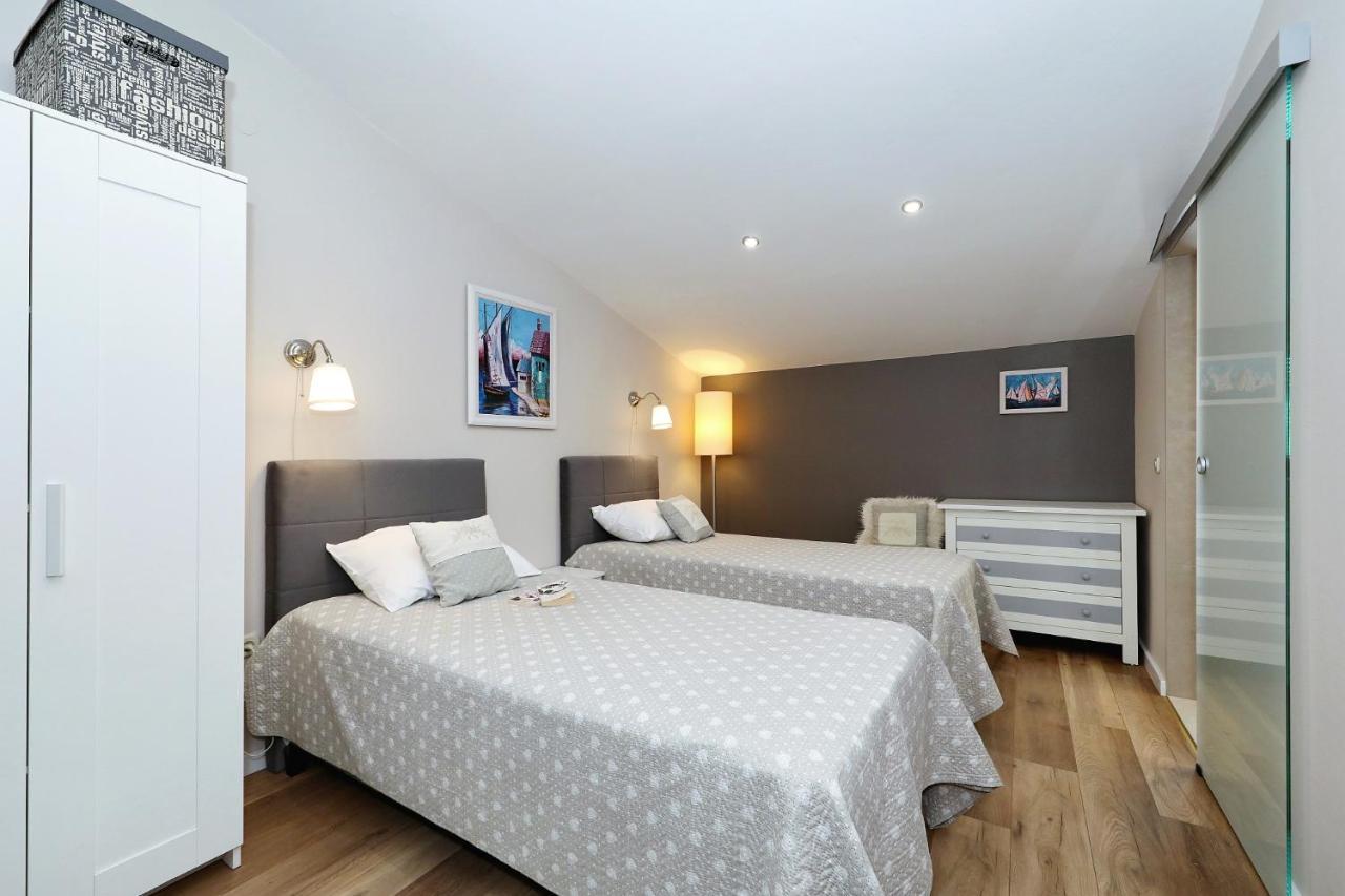 Apartments "Villa Antisin" With Heated Pool Ζαντάρ Εξωτερικό φωτογραφία