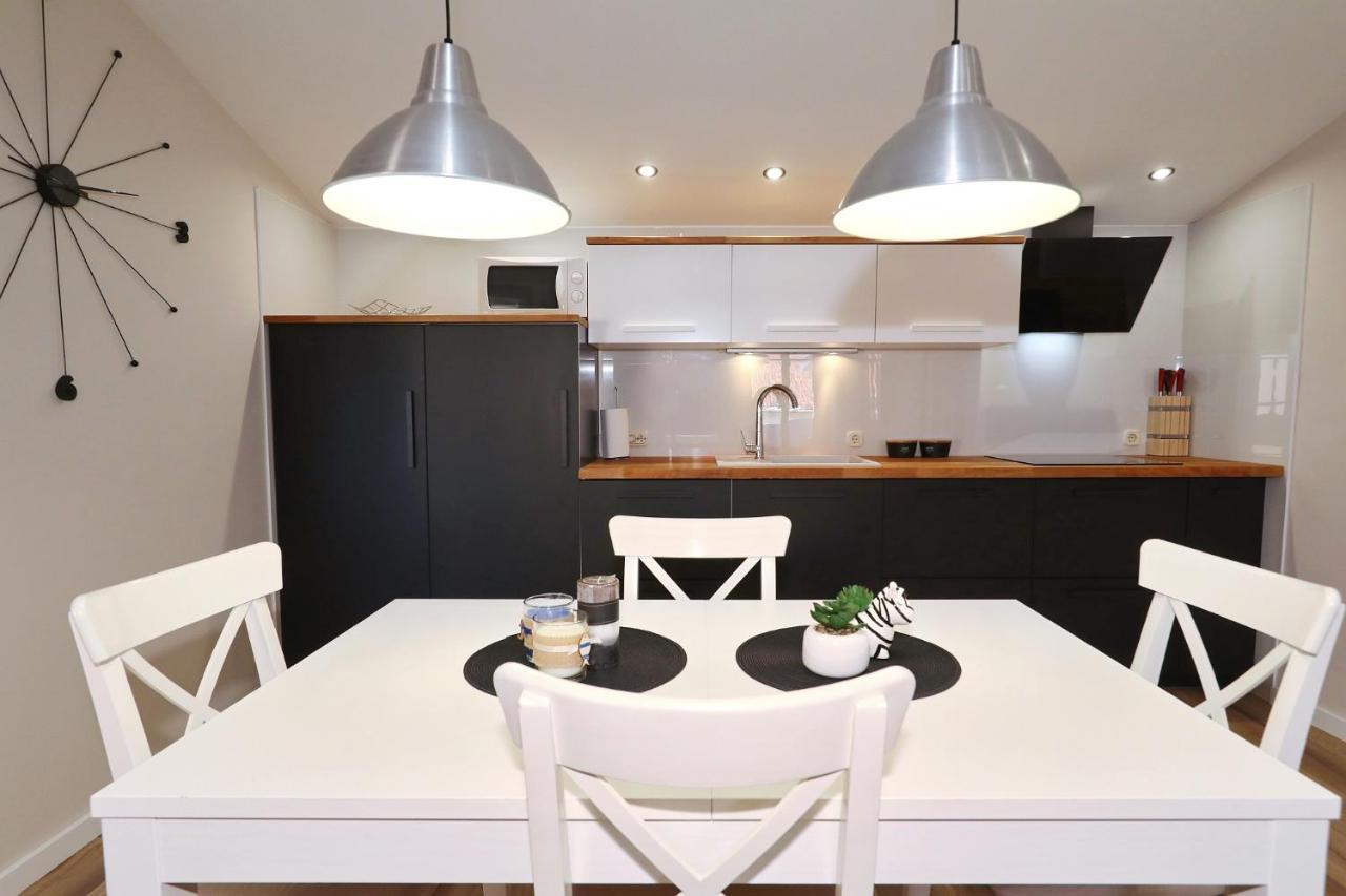 Apartments "Villa Antisin" With Heated Pool Ζαντάρ Εξωτερικό φωτογραφία