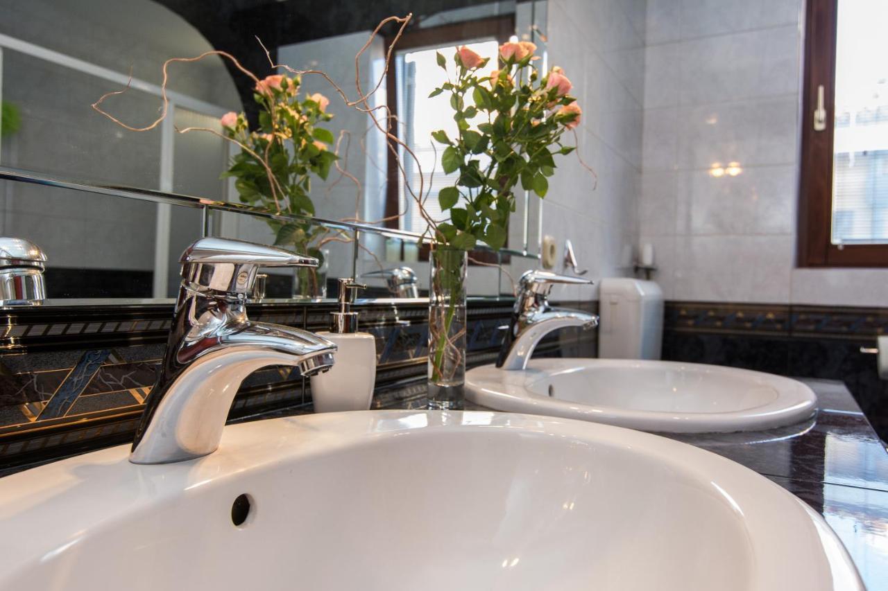 Apartments "Villa Antisin" With Heated Pool Ζαντάρ Εξωτερικό φωτογραφία